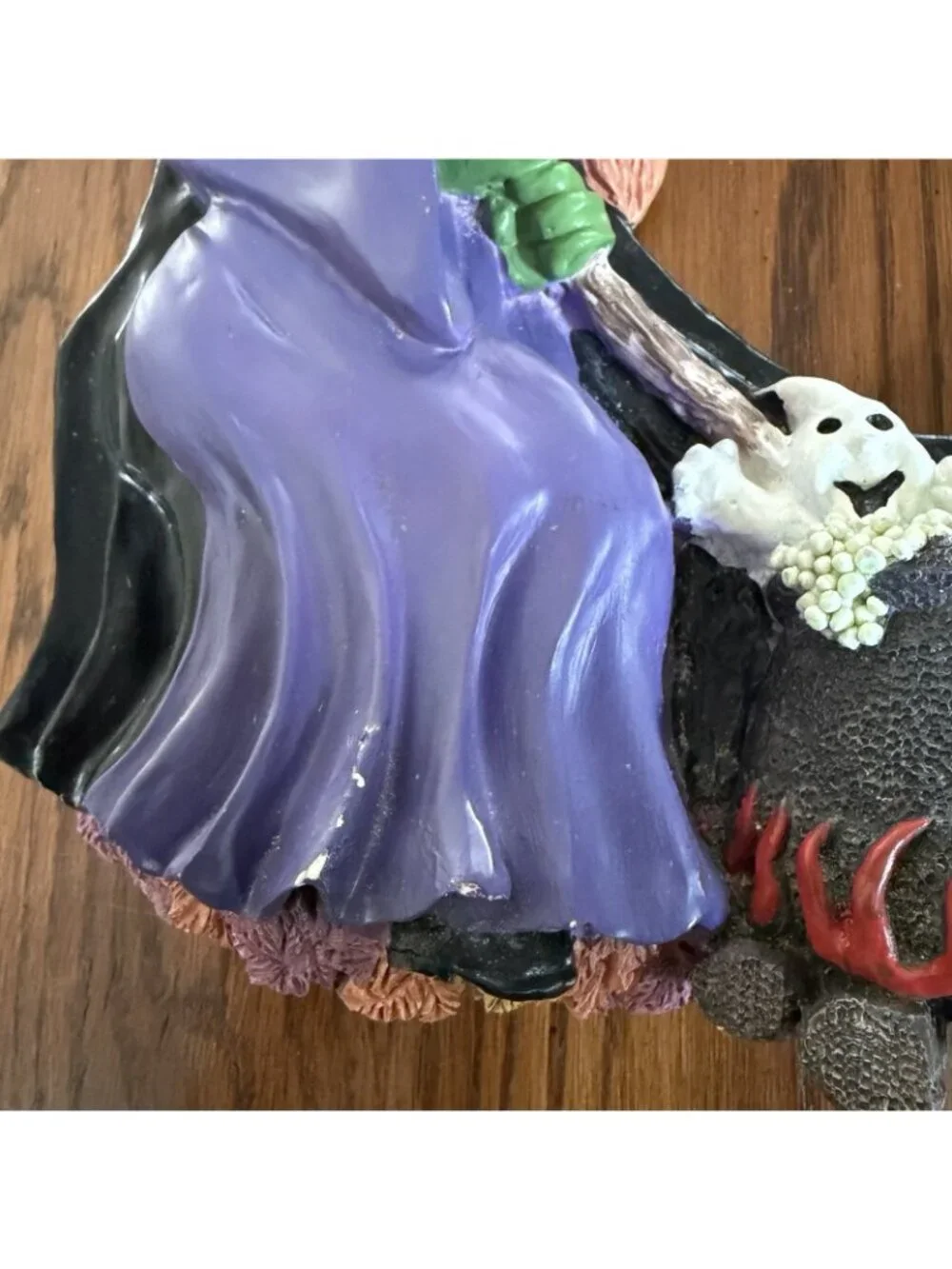 Vtg Halloween Wreath With Green Witch, Ghosts & Pumpkins Resin 12x11x2”